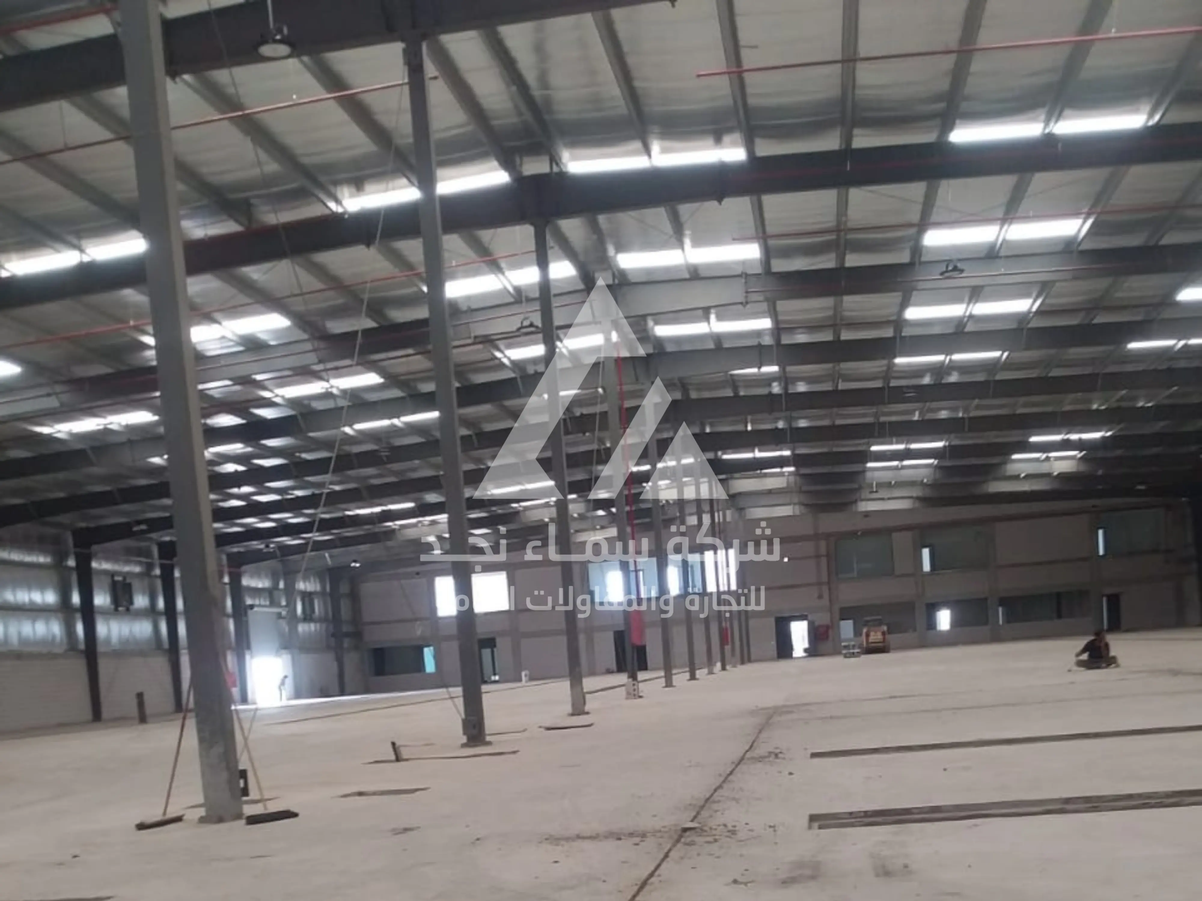 تنفيذ الهناجر والمستودعات