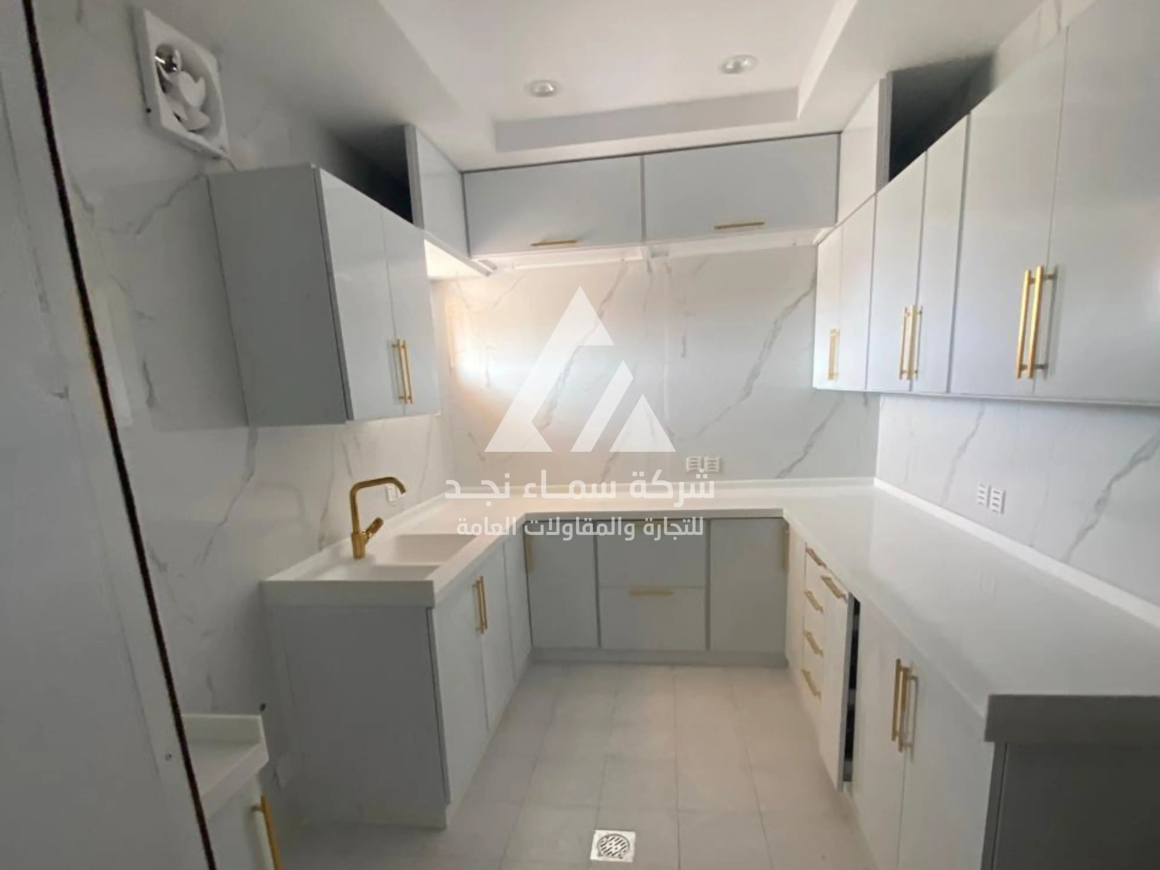 تركيب الديكورات